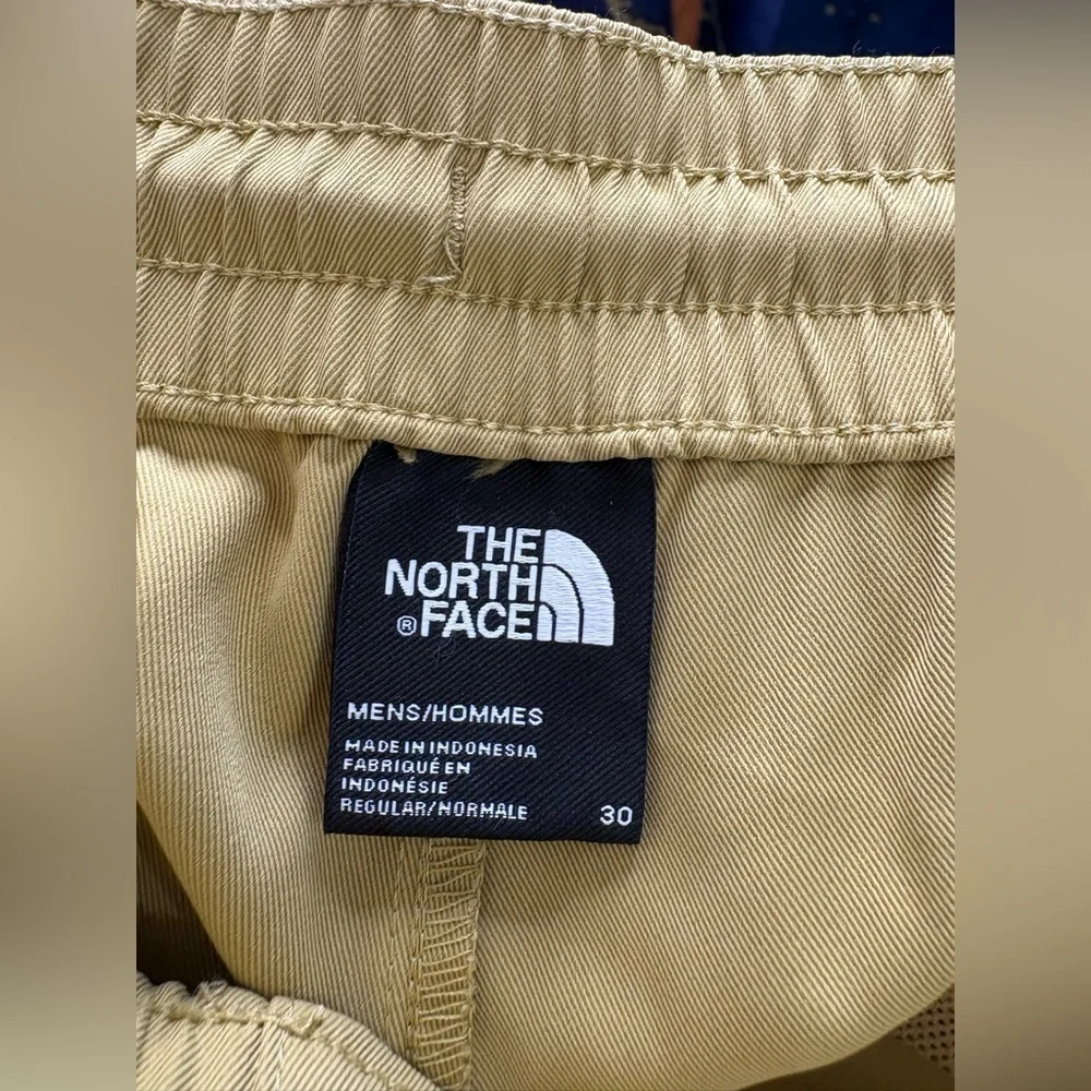 Light stride north face short size 30